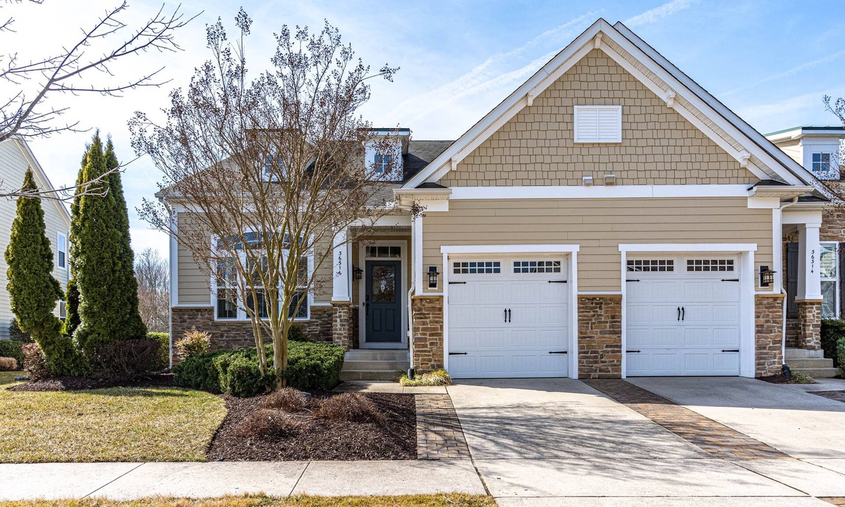The Commons Villa | Bayside Resort - 5 Bdrm/3.5 Bath w Backyard Pond - Pools Kayaks Beach Golf