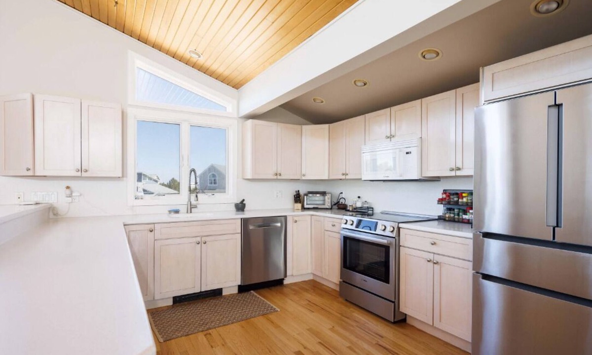 West Hampton Dunes House | Beach access. Amazing bay view. Heated pool. Huge decks. Cul de sac Pickleball!