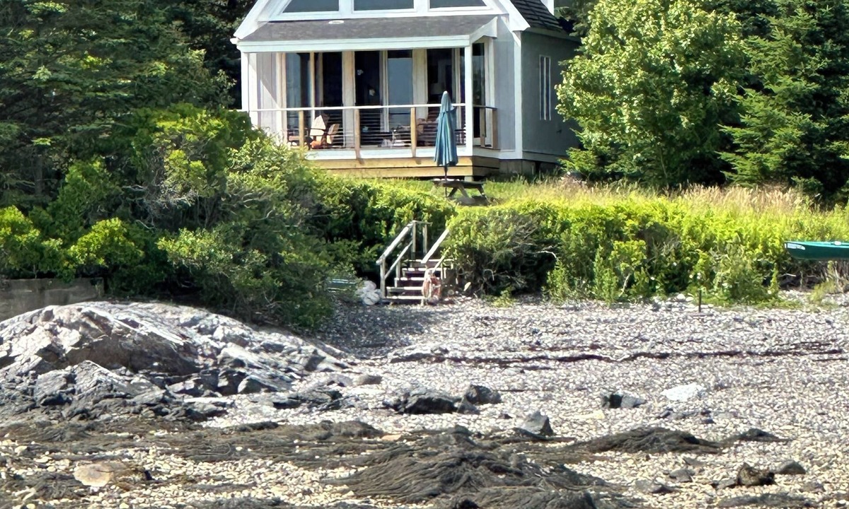 Brooksville Ski Chalet | Beach Front in Magical Cape Rosier Newly renovated.
