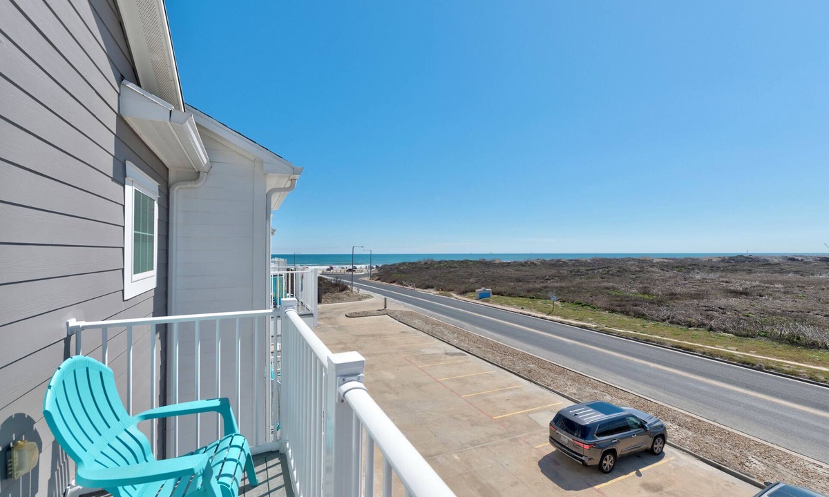 Corpus Christi House | Beach Retreat Townhome | 3 Balconies, Beach Views & Heated Pool
