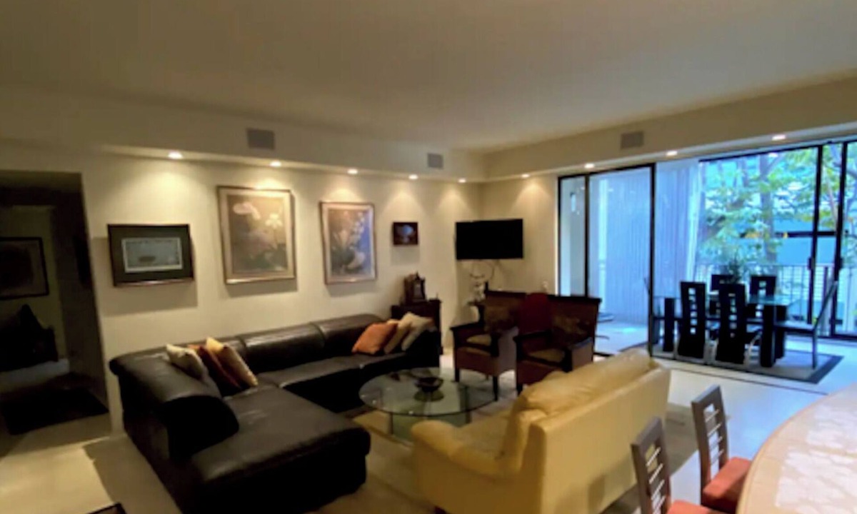Kahala Condo | BEACHFRONT - 2bdrm 2 bath, fine art, contemporary design in luxury building.