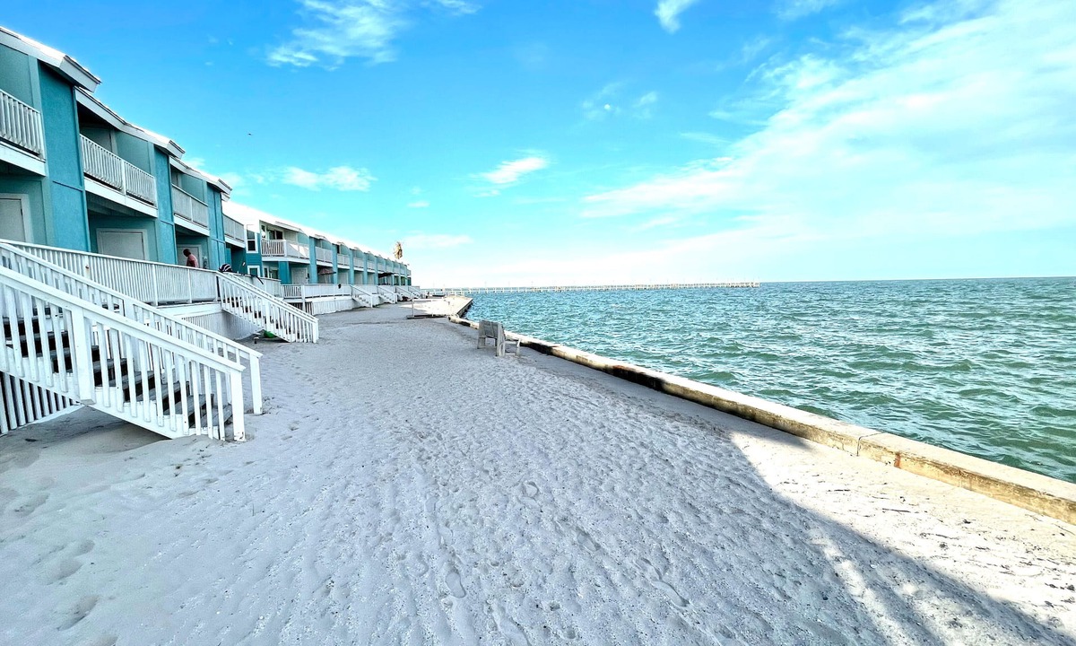 Rockport Condo | Beachfront Condo on the Bay in Rockport, TX