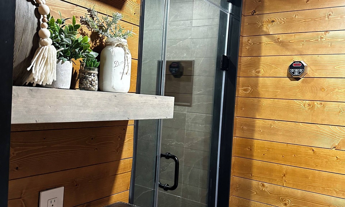 Beamsville Hotel | Beamsville Rustic Modern Suites