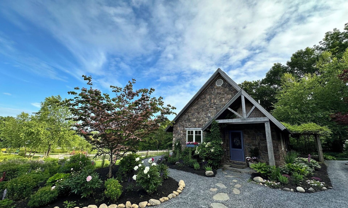 Wiscasset Cottage | Beautiful 13 acre Property on Sheepscot River w/2 Bedroom Cottage & Air Stream