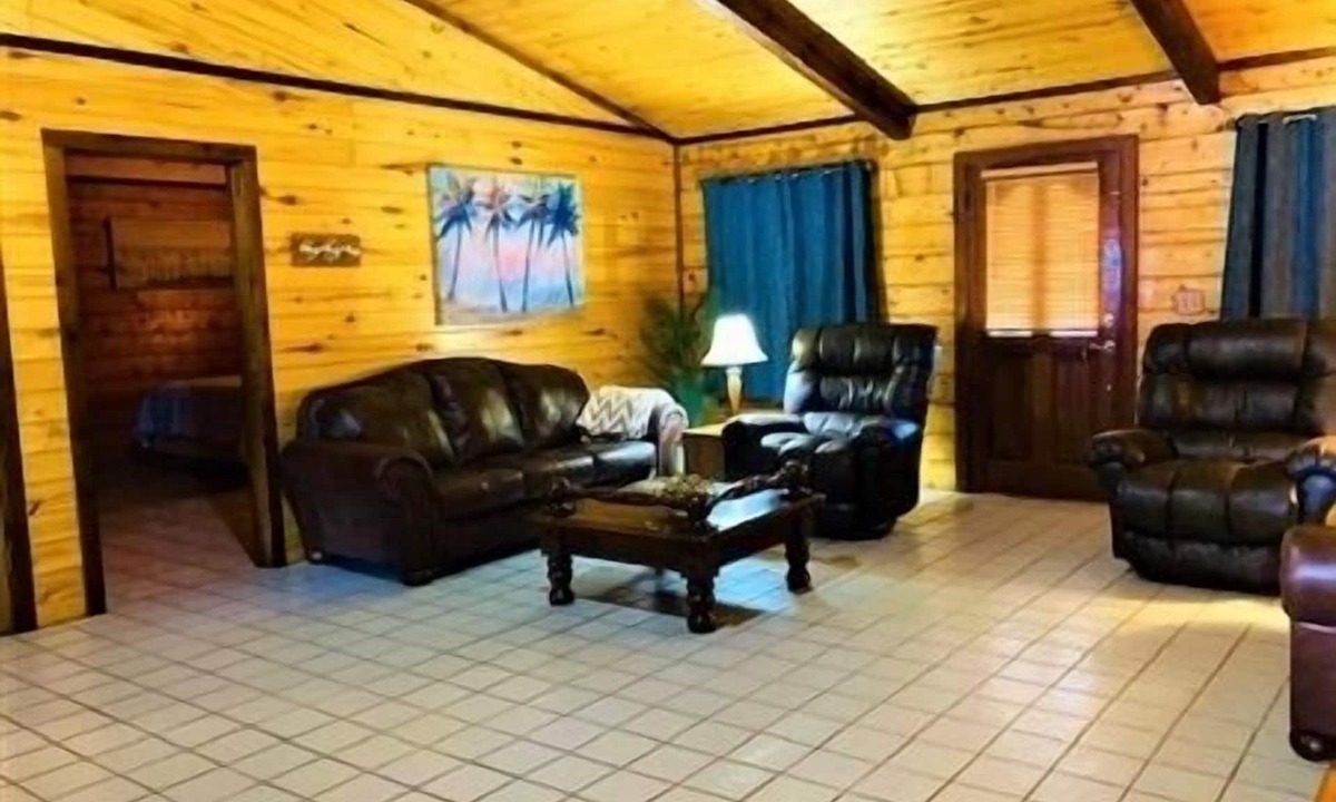 Port Mansfield Cabin | Beautiful 3 Bedroom, 2 Bath. Private Backyard. 321 Bayshore Dr.