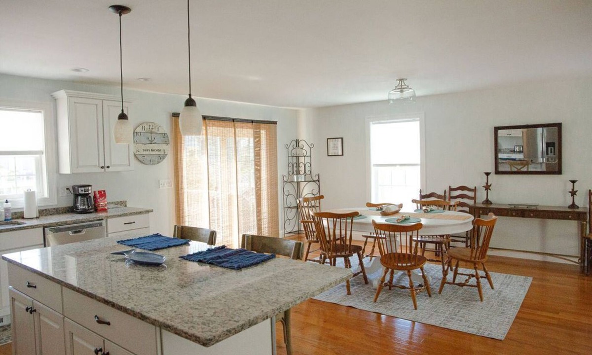 Bonnet Shores House | Beautiful 3 Bedroom 3 Bath Beach House in Bonnet Shores!