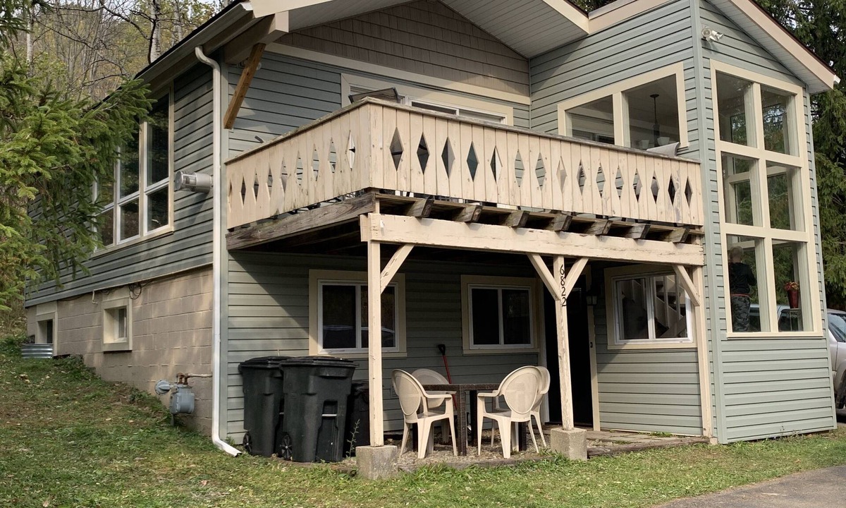 Ellicottville Ski Chalet | Beautiful 4 Bedroom Chalet With Breathtaking Views Of Ski Slopes