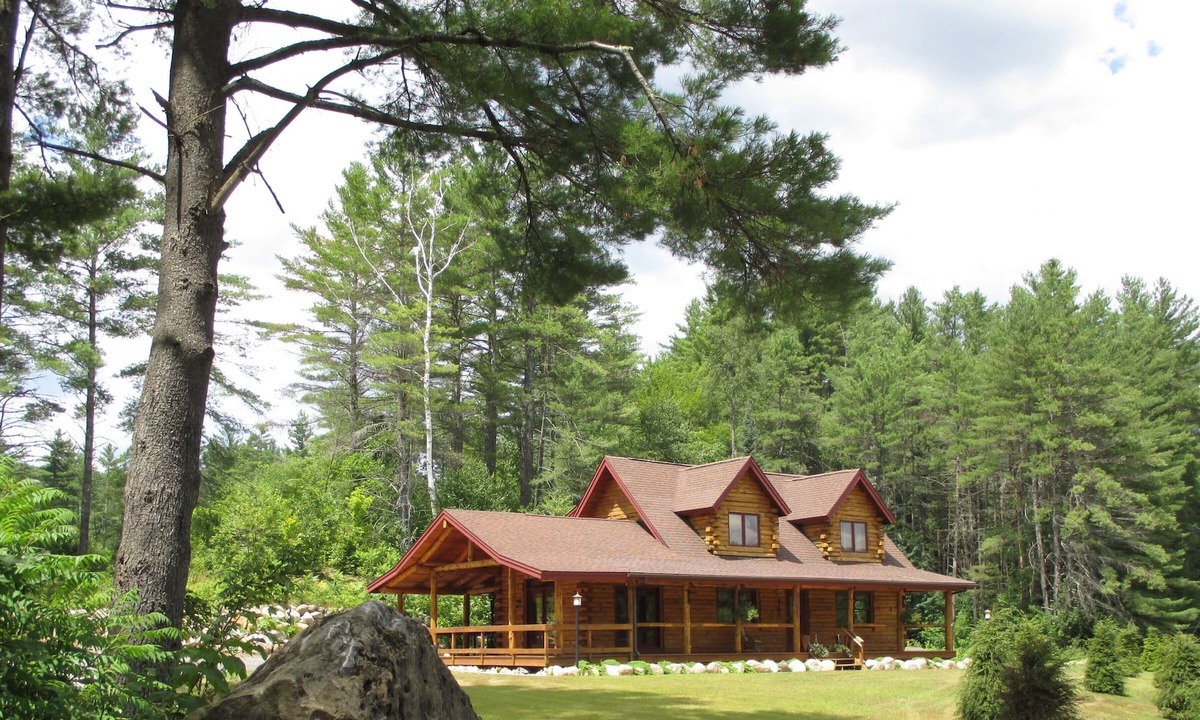Wells Cabin | Beautiful Adk. Log Cabin Sleeps 8-13, Private Beach Access, Great for Lg.Family