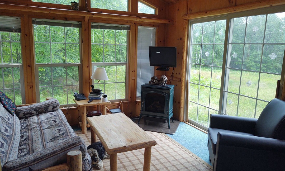 Lovell House | Beautiful Cabin Next To Hiking and Snowmobile Trails And Forest Reserve