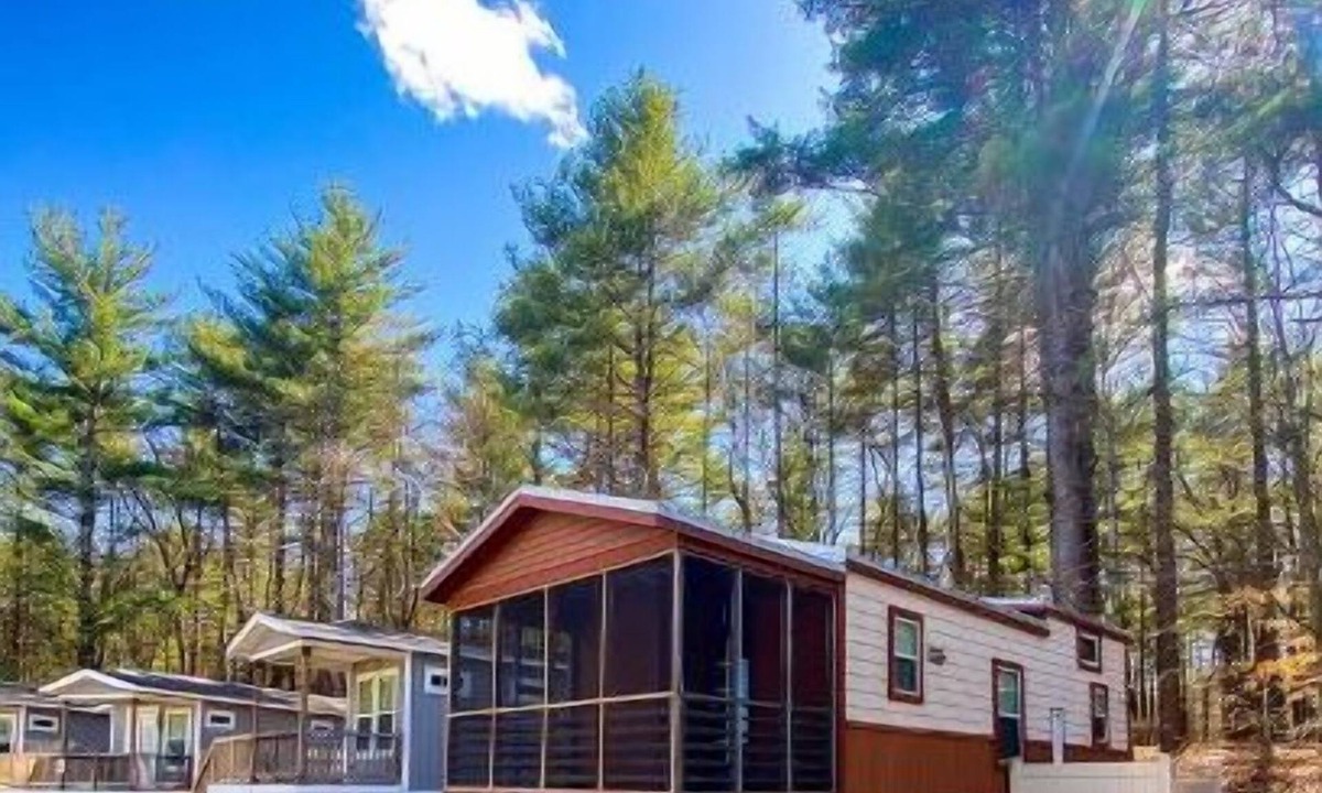Queensbury Cottage | Beautiful Lake George Cottage