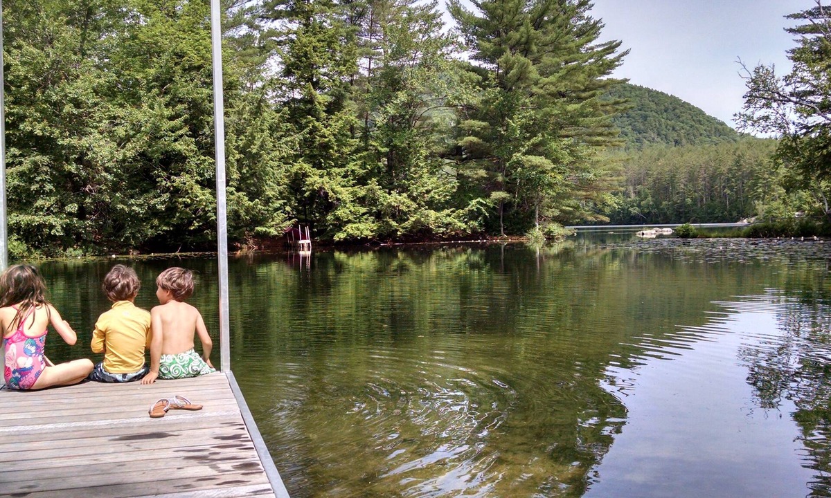 Woodstock Cabin | Beautiful lakefront lodge in White Mountains w/outdoor hot cedar tub & firepit