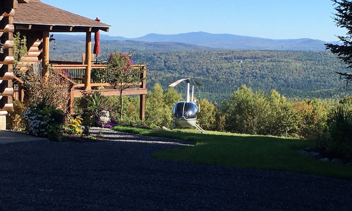 Clarksville House | Beautiful Log Home w/Mountain and Lake Views & Hot Tub-Sleeps 8