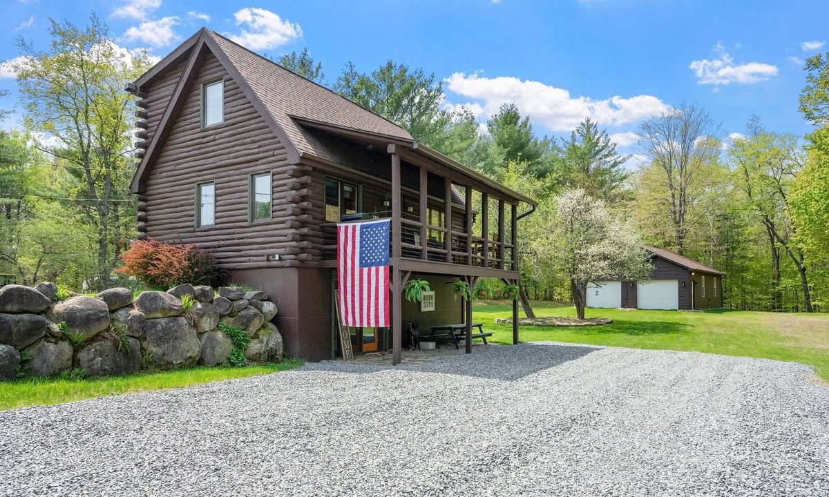 Hadley Cabin | Beautiful Sacandaga Lake Cabin in Adirondacks w/private lake access