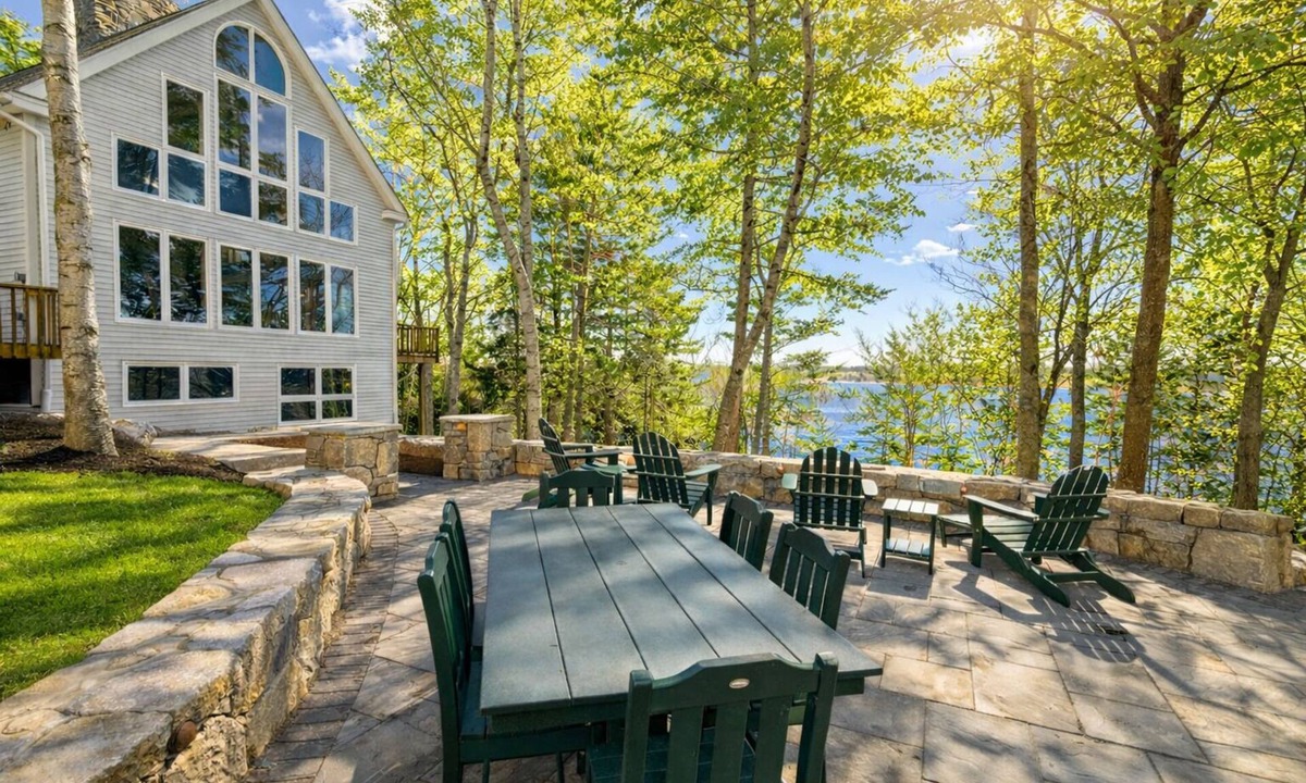 Sebascodegan Island House | Beautiful timber framed home with comfortable furnishings, on the ocean and close to Brunswick!