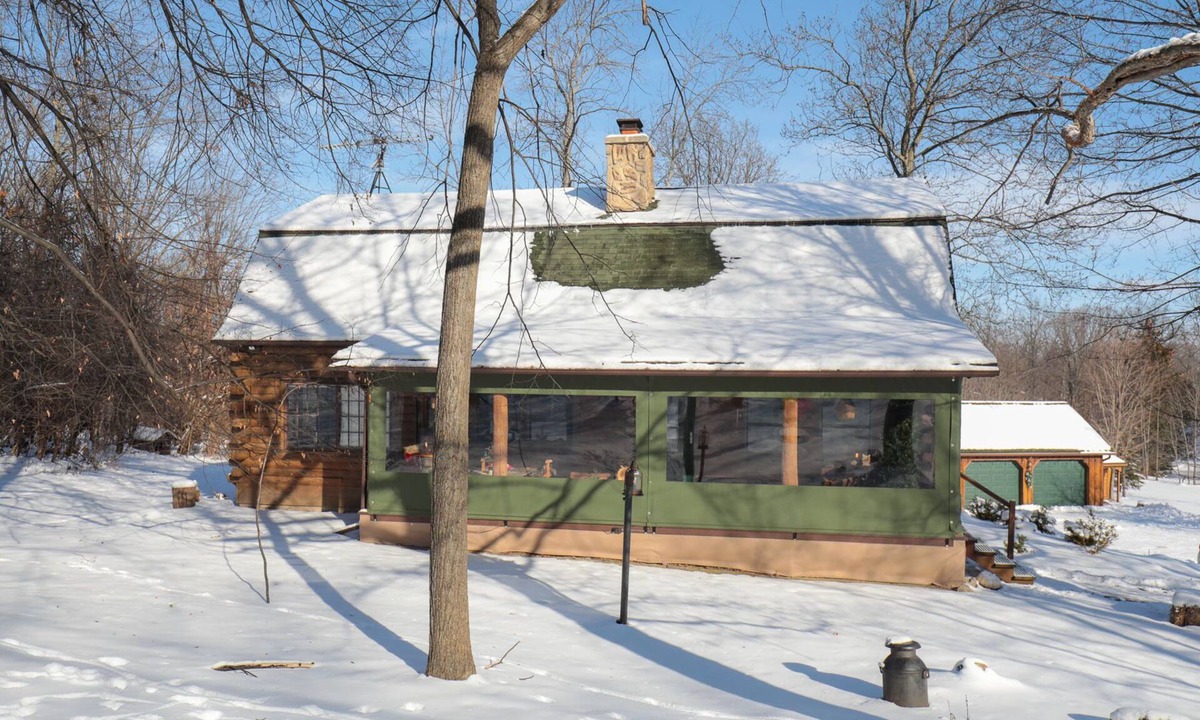 Canandaigua Cabin | Beautiful Traditional Log Cabin