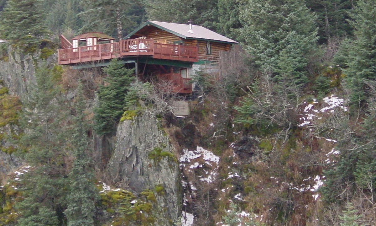 Seward Cabin | Beautiful view of Seward Harbor and Resurection Bay!