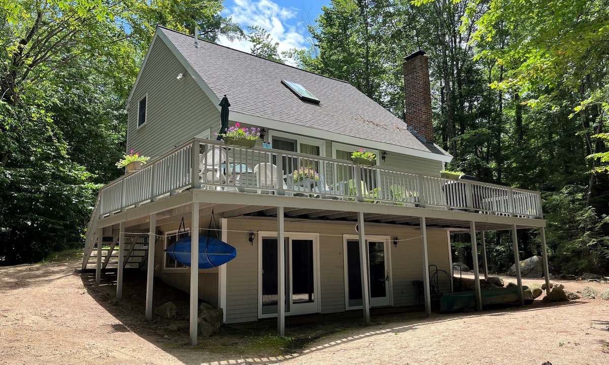 Eidelweiss Village House | Beautiful Waterfront Home w/Canoe & 1 Person Kayak. Close to North Conway