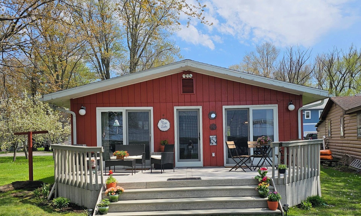 Bemus Point House | Bemus Point Lake Front Cottage with Dock