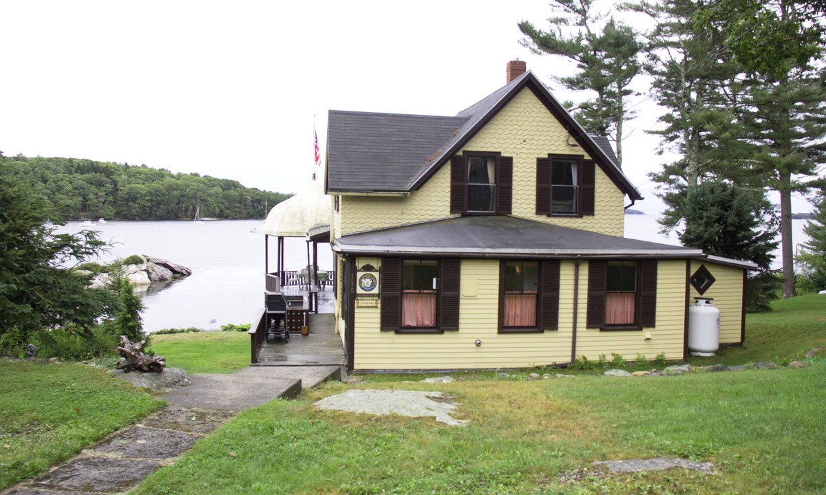 Bayville House | Best view in East Boothbay, Maine - 4 Bedroom Oceanfront Cottage
