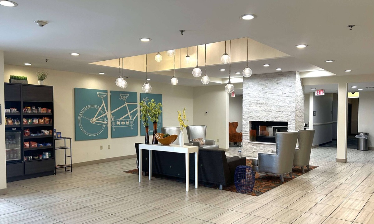 Erie Hotel | Best Western Erie Inn & Suites
