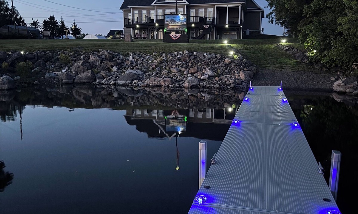 Saint David Cabin | Big Sky Lodge Sunset Suite. Luxury Lodging on Long Lake Saint David Maine.
