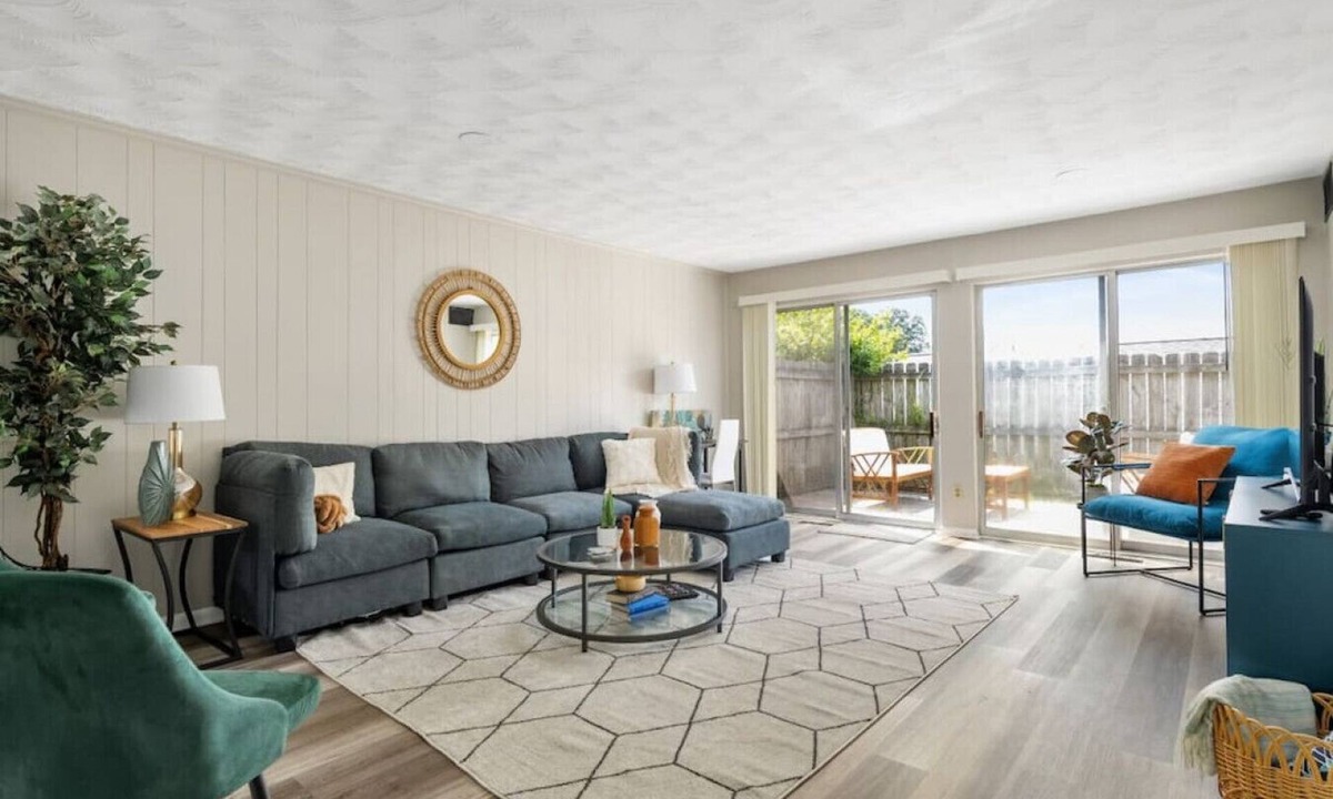 Heath Apartment | Birch and Oak - 2 BR, King Beds, Patio