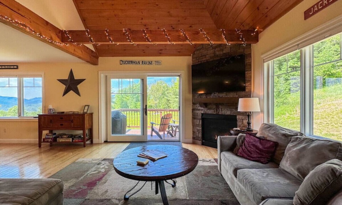 Jackson Villa | Black Mountain Ski in/out Home | Views + Hot tub!