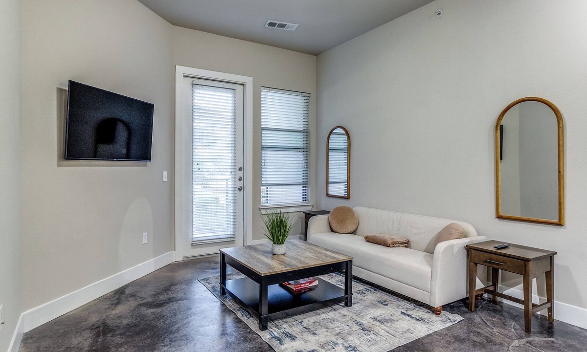 Dallas House | Blissful living near Airport-Downtown-Uptown and Medical district Dallas