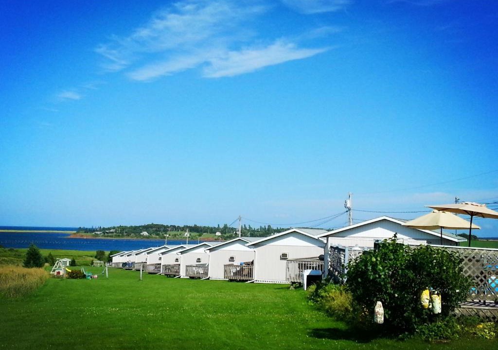 Rusticoville Resort | Blue Crest Cottages