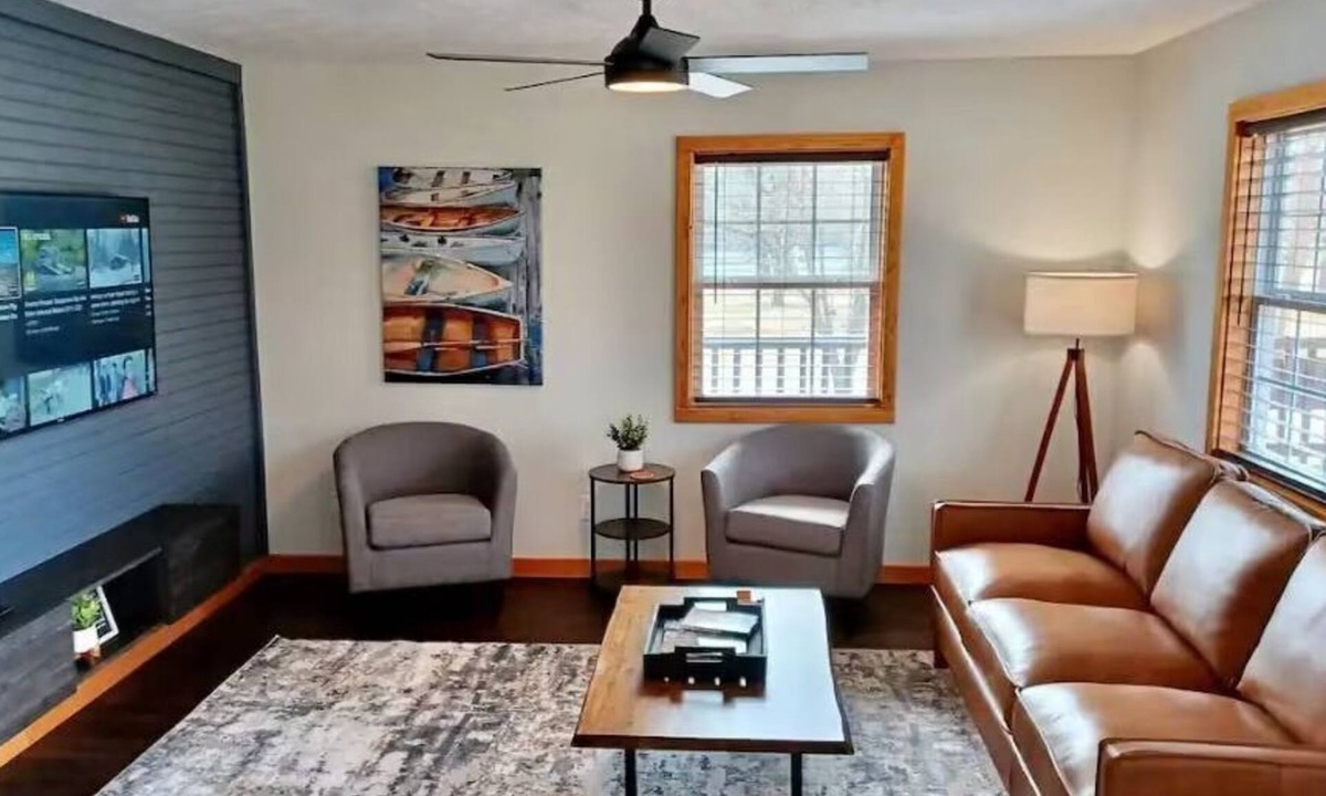 Flippin Cabin | Blue Heron River Front Cabin