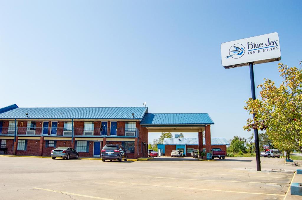 Sallisaw Hotel | Blue Jay Inn & Suites