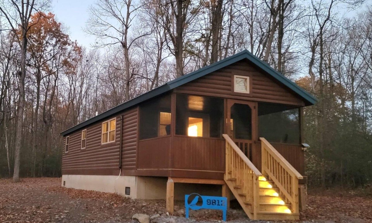Valois Cabin | Bluebird Cabin - Brand New Cozy Log Cabin on 5-Wooded Acres/Pet-Friendly!