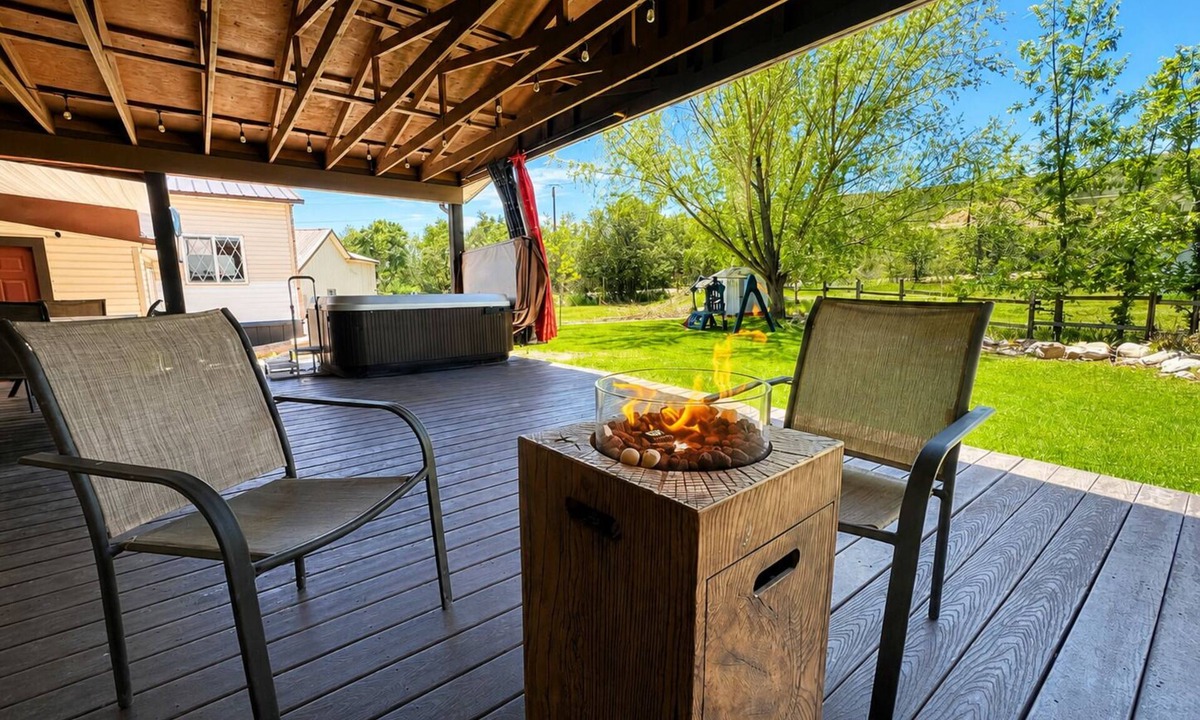 Garden City Cabin | Boat Parking | Sleeps 35 | Lake Views | Hot Tub