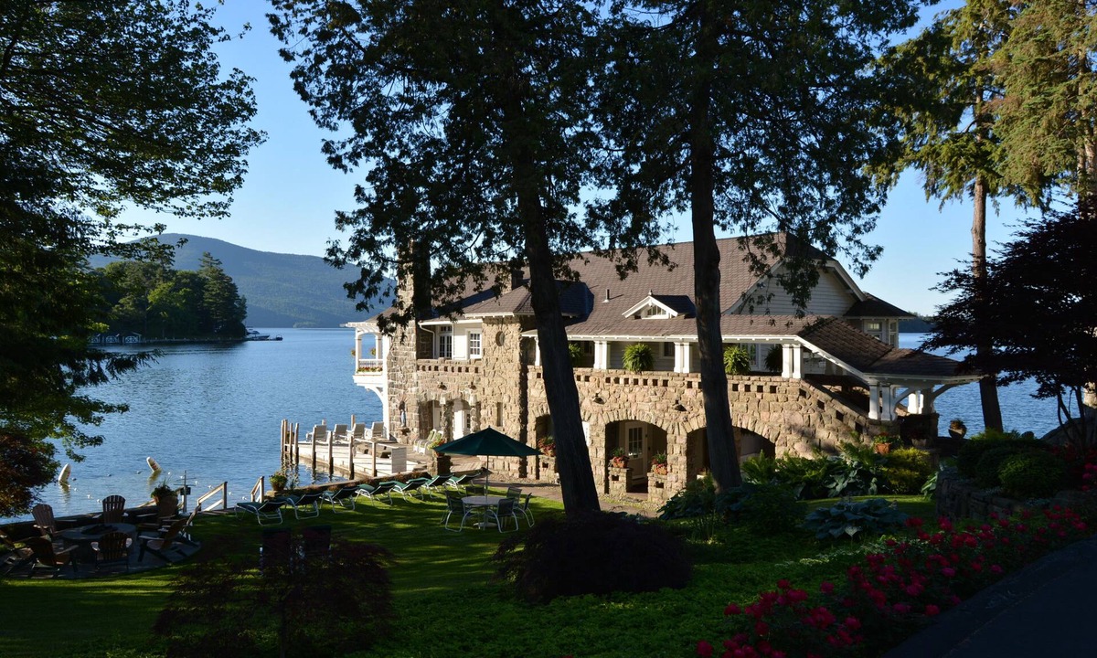 Bolton Landing Cabin | Boathouse Waterfront Lodging