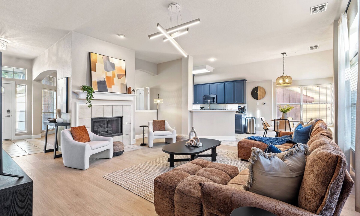 The Colony House | Boho Dreamscape/4BD + Game Room + Pool