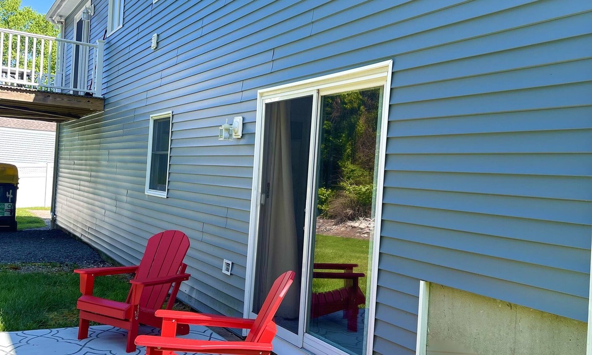 Bonnet Shores House | Bonnet Shores 6 Bed 3 Bath in Bonnet near weekend Neighborhood shuttle to Beach
