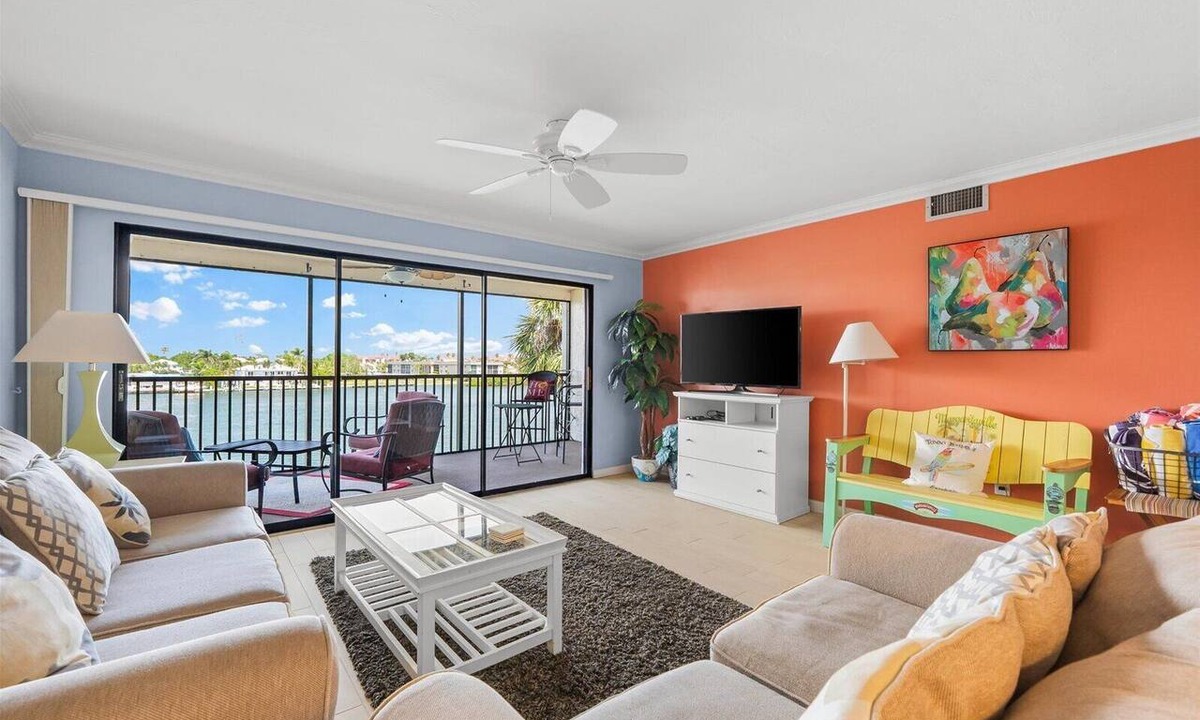 Siesta Key Condo | 🦩Book Me Baby! Bayview Beauty at Siesta Key 🦩