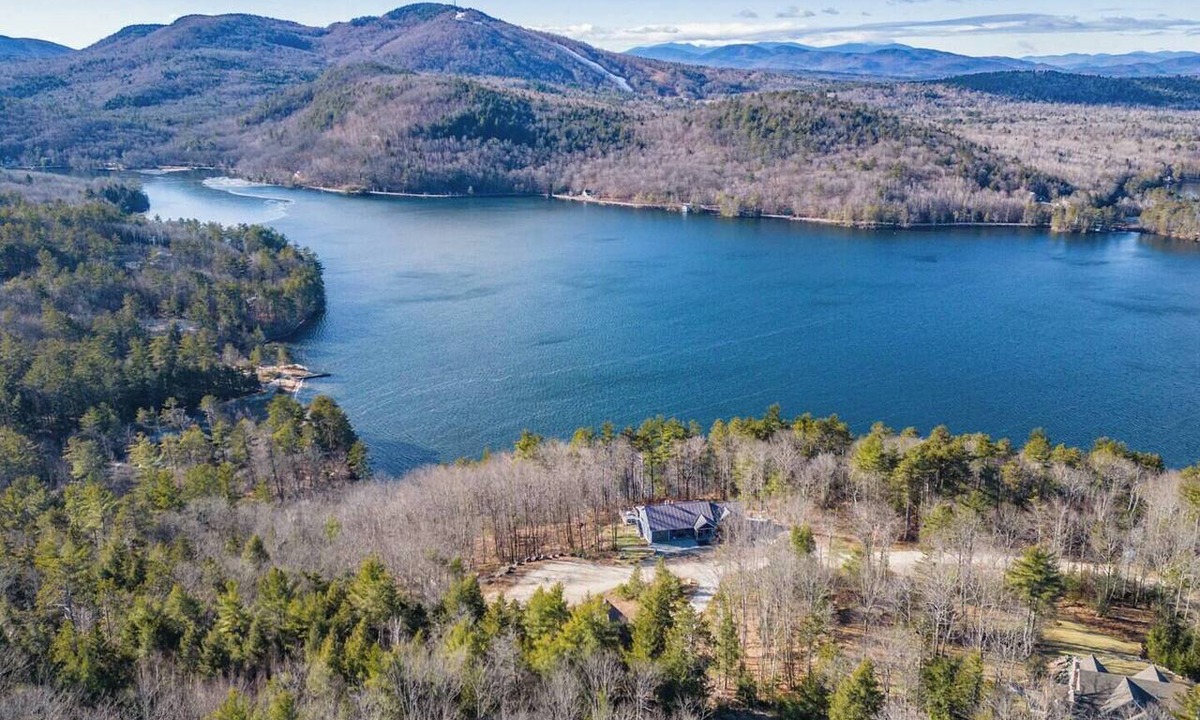 Greenwood House | Breath Taking Mountain Views and South Pond