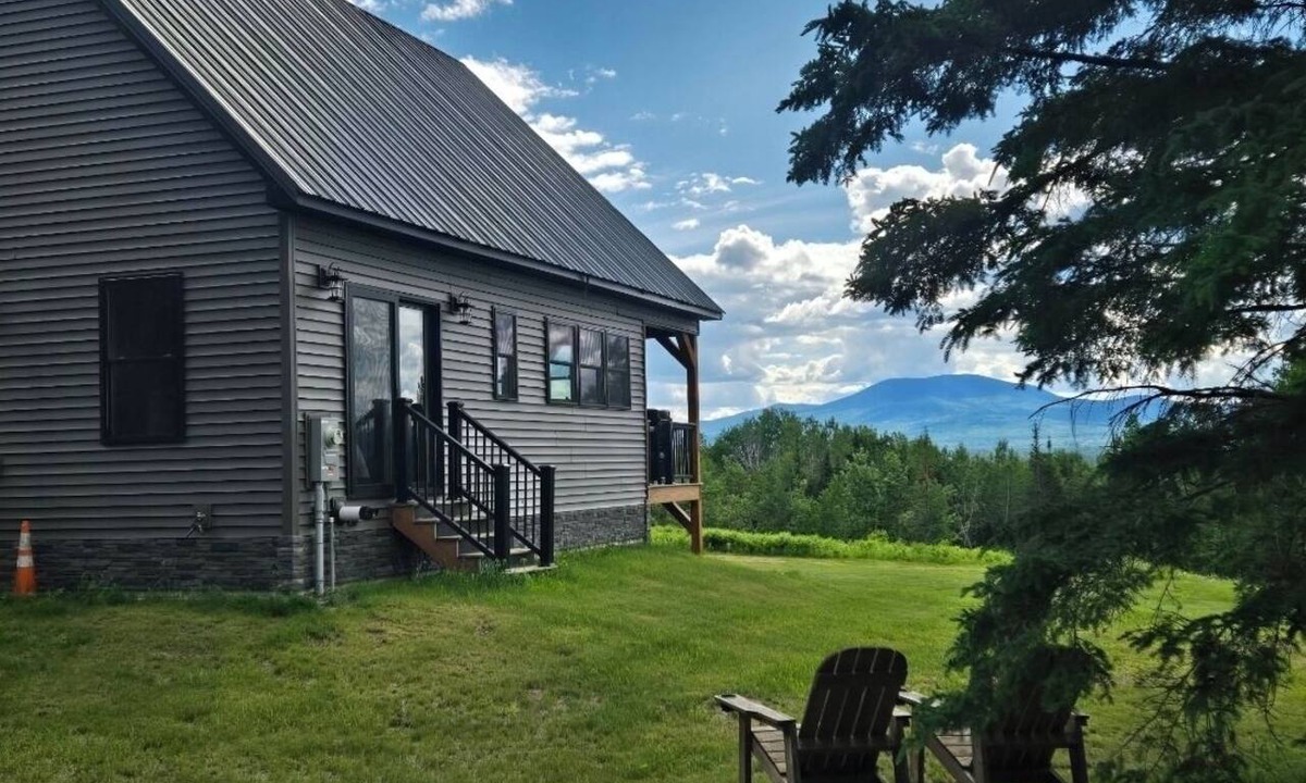 Stratton Ski Chalet | Breeze & Blue Mountain Cabin: SLEEPS UP TO 12, Newly built