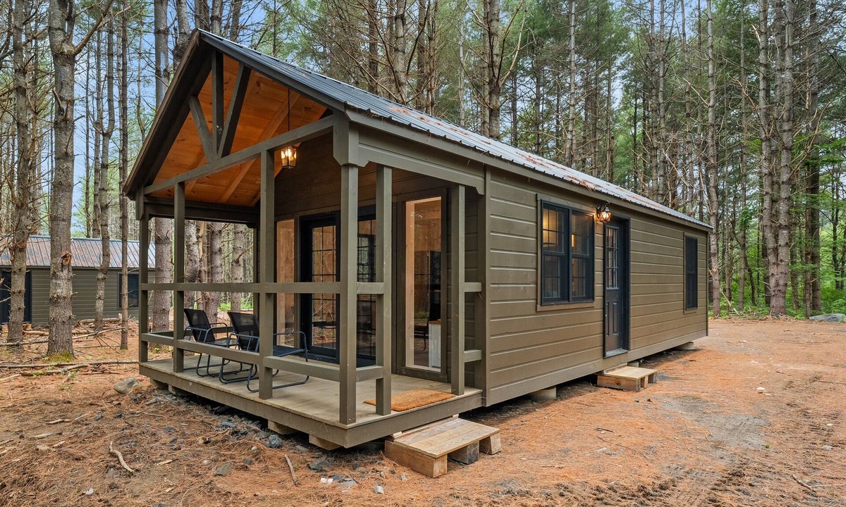 Monson Cabin | Brewery Farm Retreat : Hawthorne