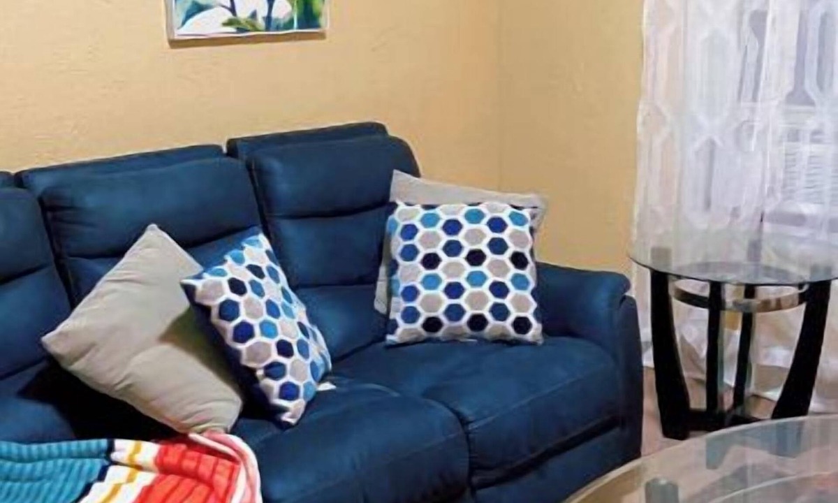 Worcester Apartment | Bright Charming/Netflix/Roku