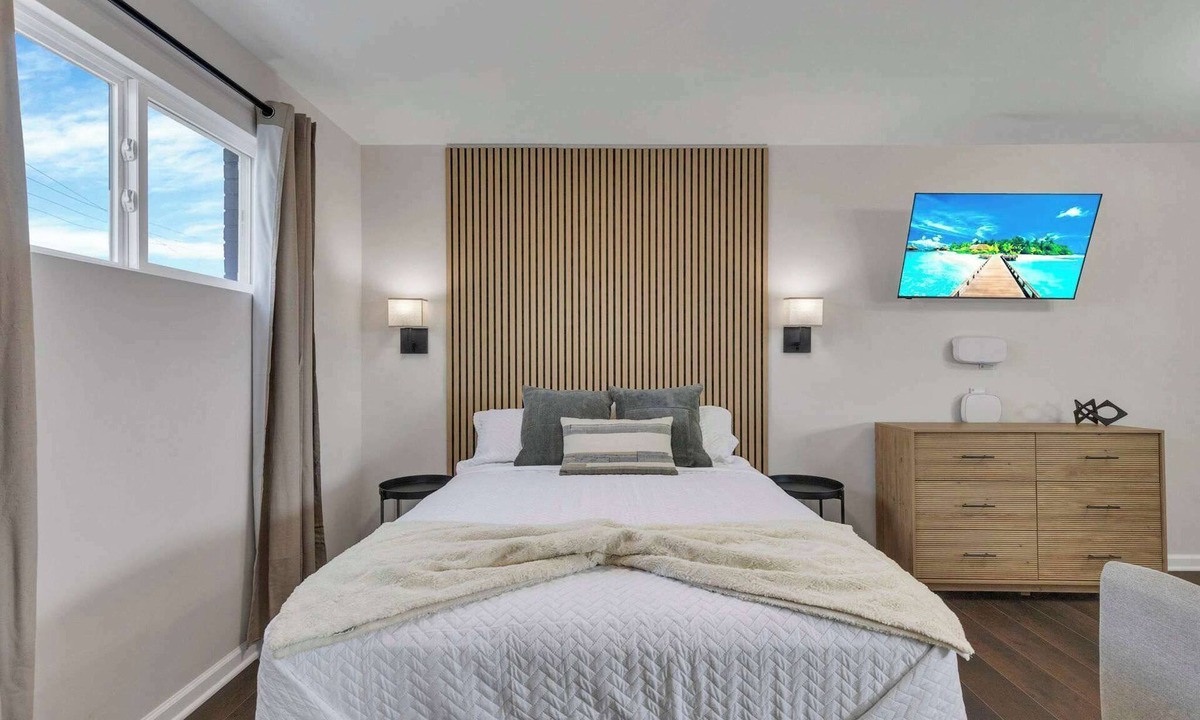 Olde Towne East Apartment | Bright New Studio Walkable Olde Town East Parking