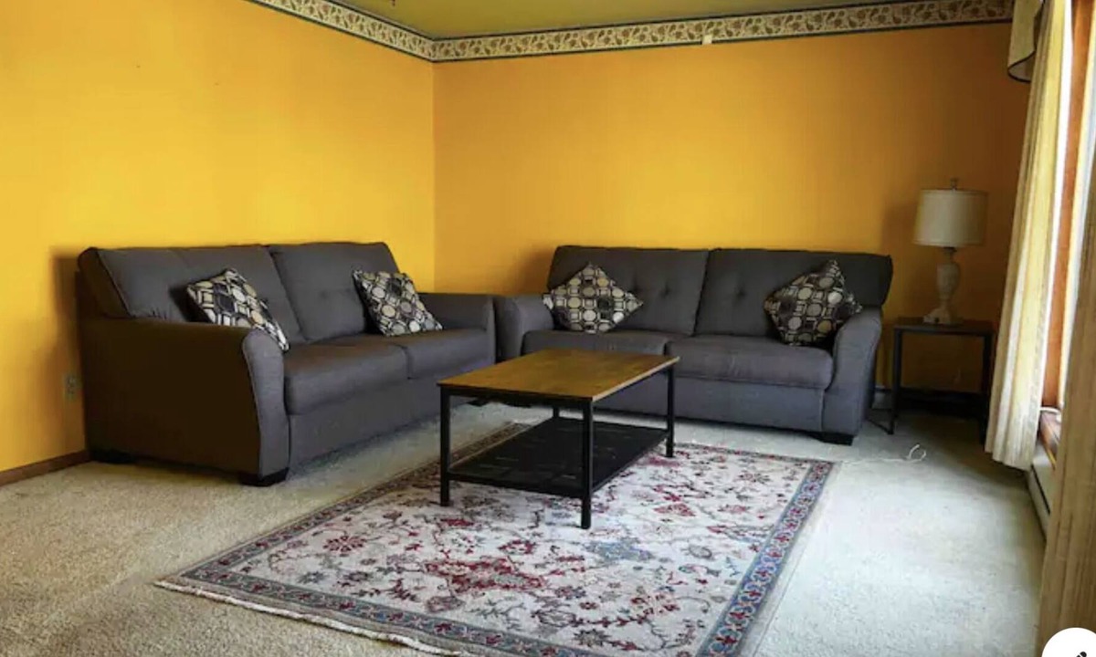 Williamsville House | Buffalo Niagara Falls Airport Best Area