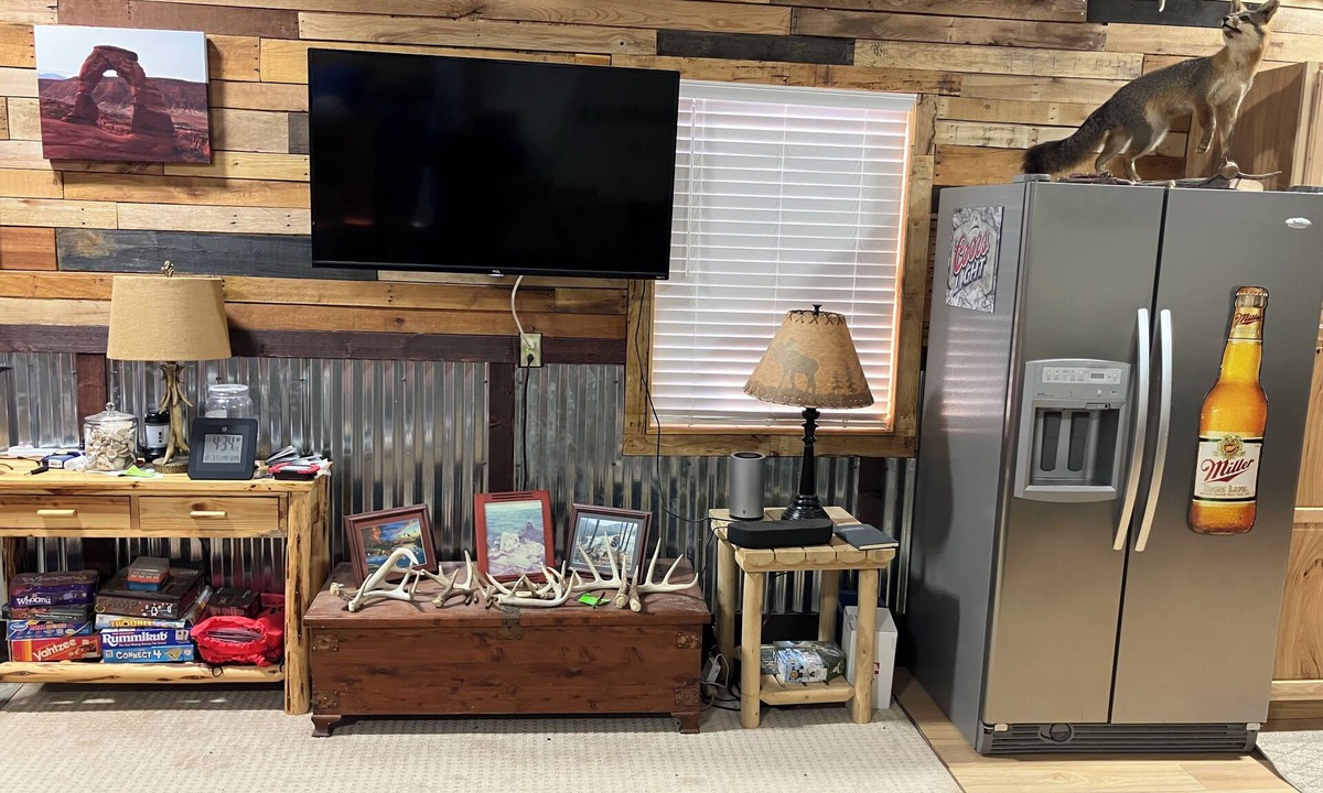 Elk Creek Township House | Bull Run Lodge Unique 2000 sq. Barndominium Edinboro/Albion/Elk Creek