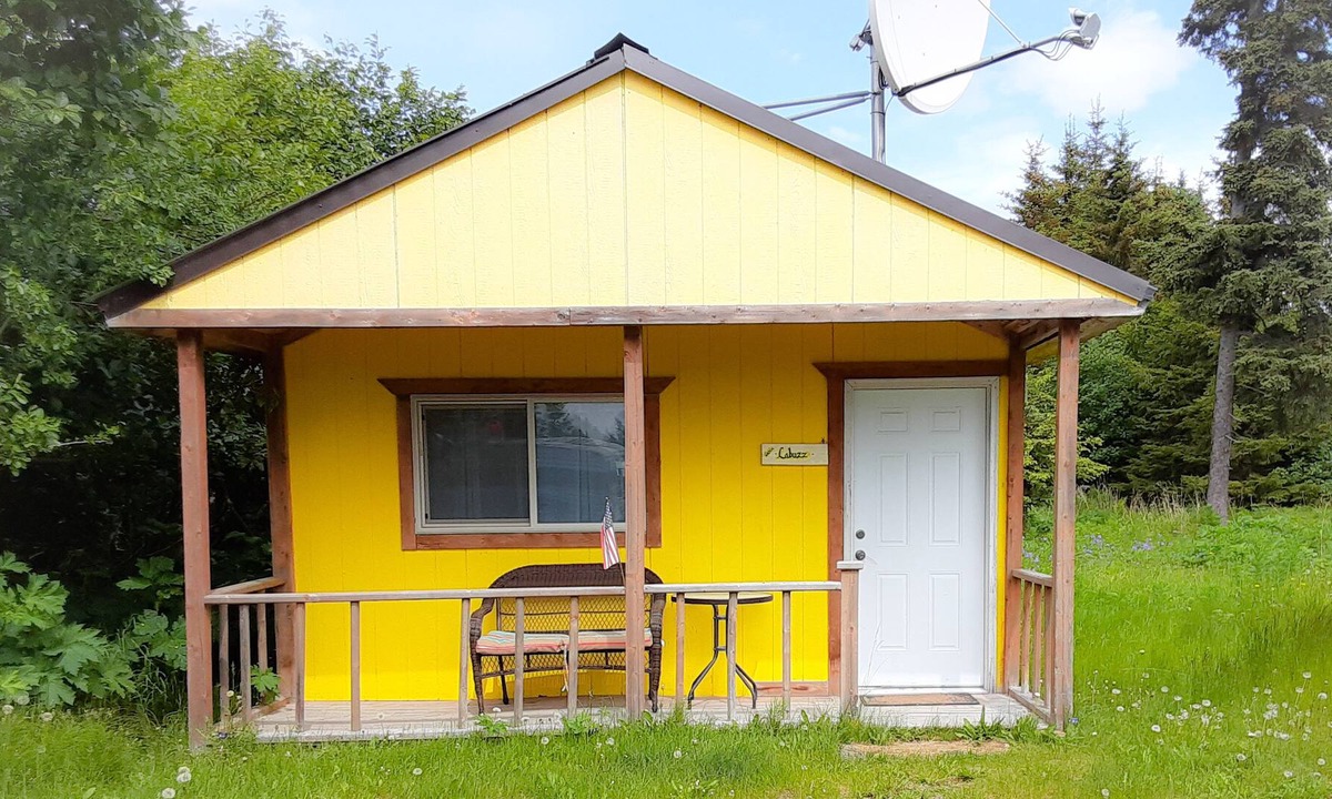 Anchor Point Cabin | Cabin Labuzz: Cozy dry cabin minutes from the beach