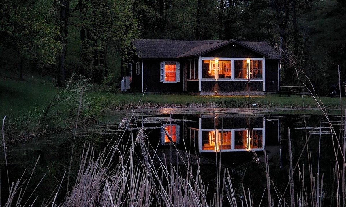 Bristol Hills Cabin | Camp Navarac, a cozy waterfront ski retreat just 6 miles from Bristol Mountain.