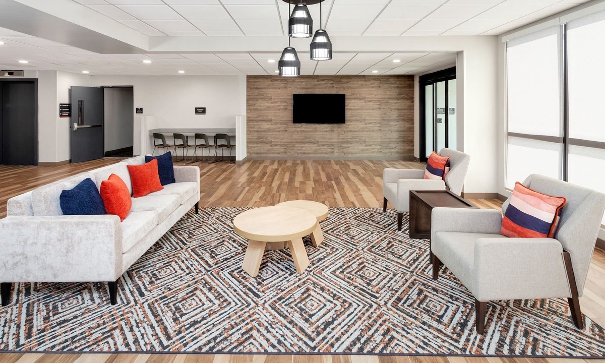 Columbus Hotel | Candlewood Suites Columbus North – Worthington by IHG