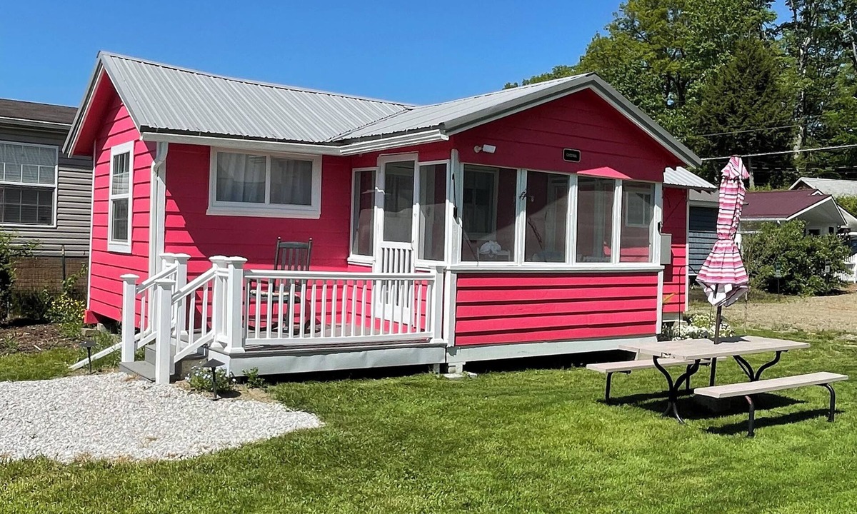 Canadohta Lake Cottage | Cardinal Cottage: Cozy Rustic Lakefront Escape at The Pier, Perfect for 5!