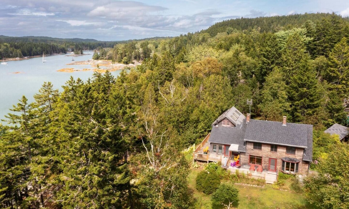 Brooksville House | Casa Calypsu-a waterfront retreat on Horseshoe Cove