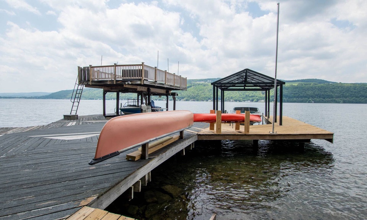 Cameron Mills Cottage | Casa Ciarla: "Stunning Lake Views - Right Off Keuka Lake Wine Trail!"